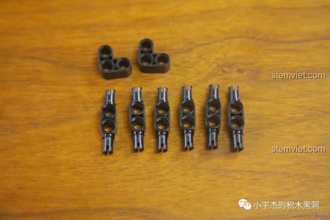 Các chi tiết lắp ráp độc đáo của bộ Xe Cảnh Sát Tuần Tra WOMA C0901, thể hiện sự sáng tạo trong thiết kế.