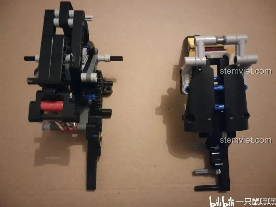 Các bộ phận chính của khung xe WOMA C0915 Mô tô Quốc宾-650 đã được lắp ráp, chuẩn bị cho việc ghép nối.