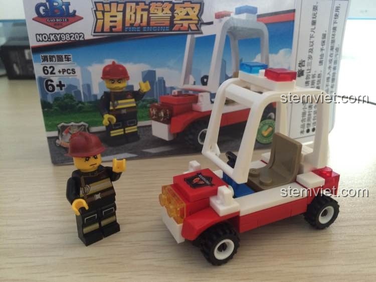 Hoàn thành bộ xếp hình Xe Cảnh Sát Cứu Hỏa GBL KY98202 với minifigure lính cứu hỏa