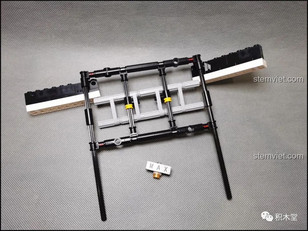 Xe Đầu Kéo Mercedes-Benz Actros 4163 ShineYU YC-QC007 với đèn pha sáng rực.