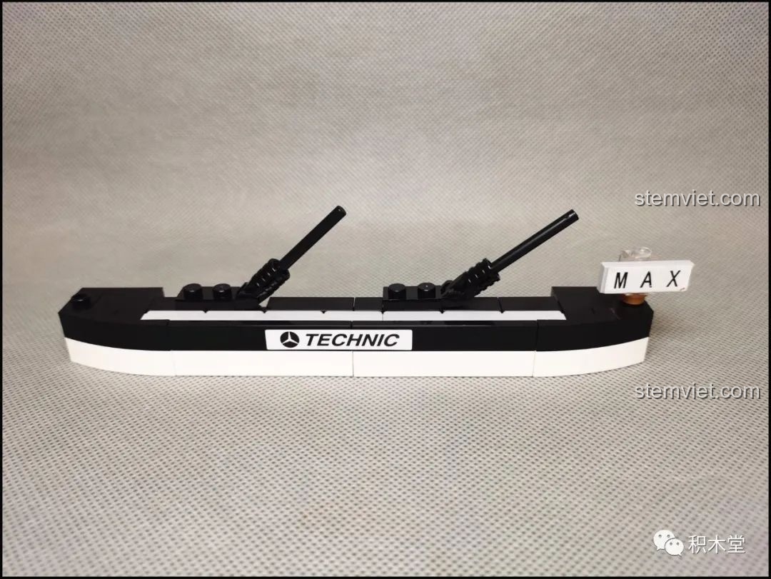 Mô hình Xe Đầu Kéo Mercedes-Benz Actros 4163 ShineYU YC-QC007 hoàn thành, góc 3/4 phía sau bên phải.