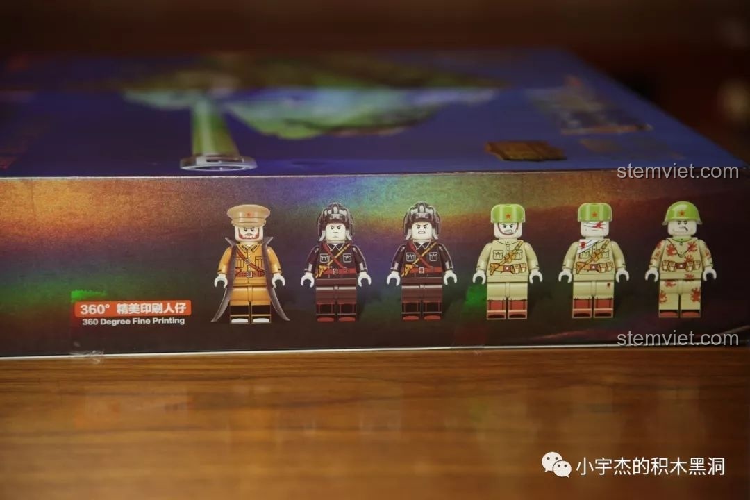 Hình ảnh cận cảnh các minifigure được in 360 độ của bộ đồ chơi lắp ráp xe tăng hạng nặng IS-2M QUANGUAN 100062, giúp bé trai phát triển tư duy.