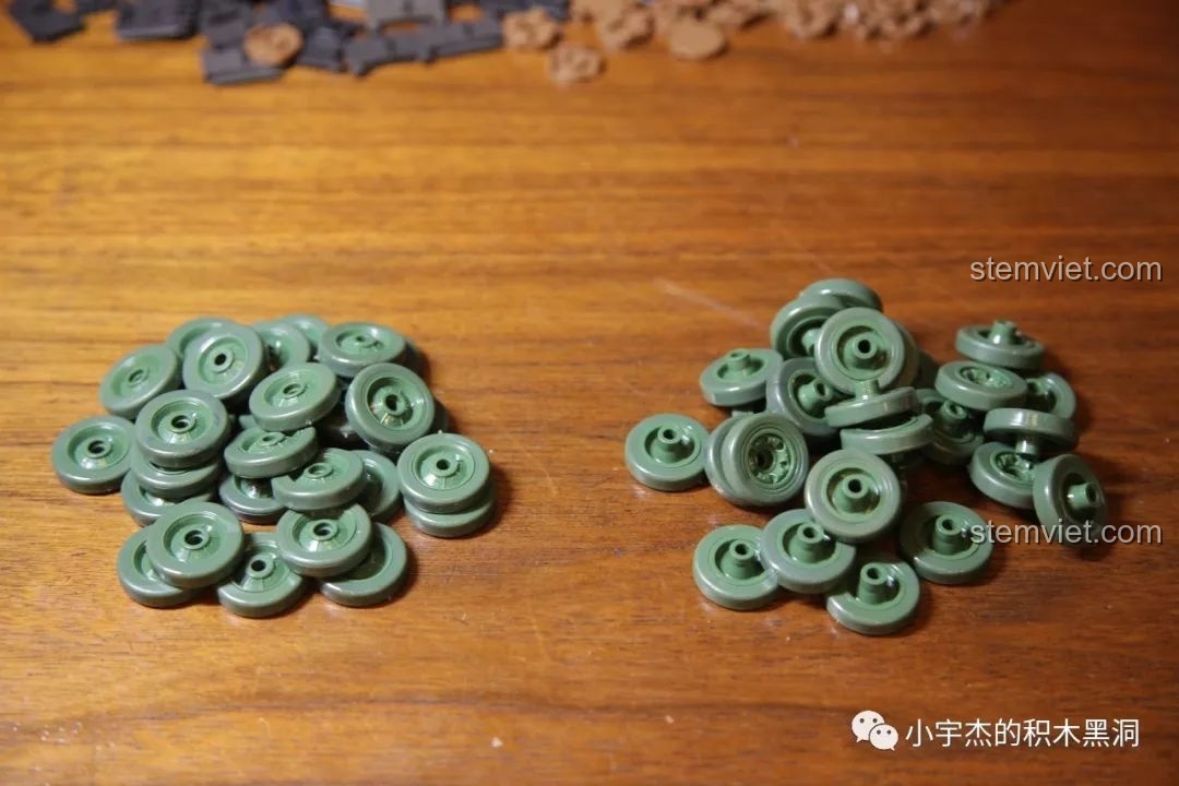 Hình ảnh bánh răng truyền động của bộ đồ chơi lắp ráp xe tăng hạng nặng IS-2M QUANGUAN 100062, giúp bé trai phát triển tư duy.