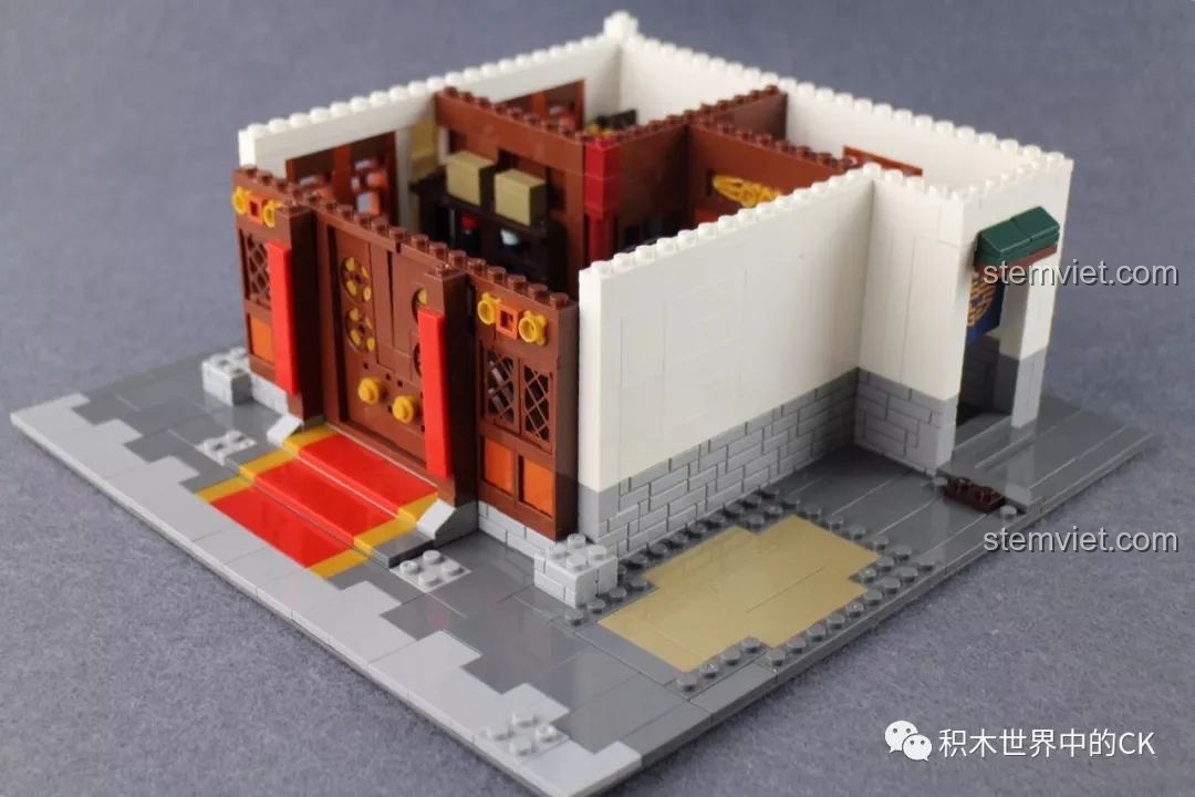 Tầng một của Vạn Phúc Khách Sạn gần hoàn thiện, thể hiện quá trình lắp ráp bộ XINGBAO XB-01022 một cách trực quan.