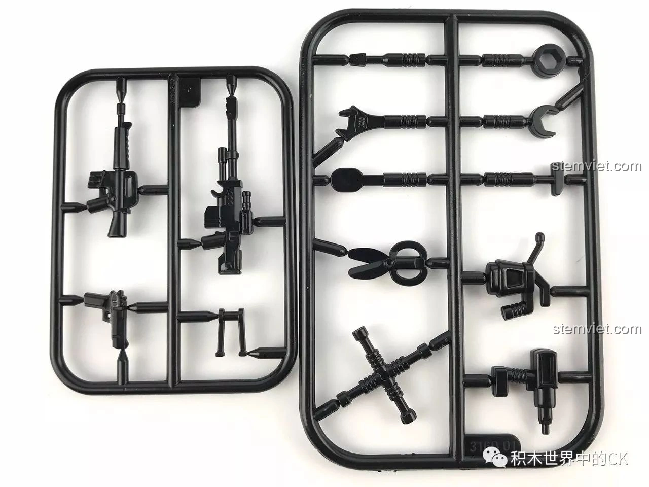 Tấm khuôn phụ kiện súng và công cụ trong bộ XINGBAO XB-06008 Xe mô tô kèm thùng, review XINGBAO XB-06008 Xe mô tô quân sự.