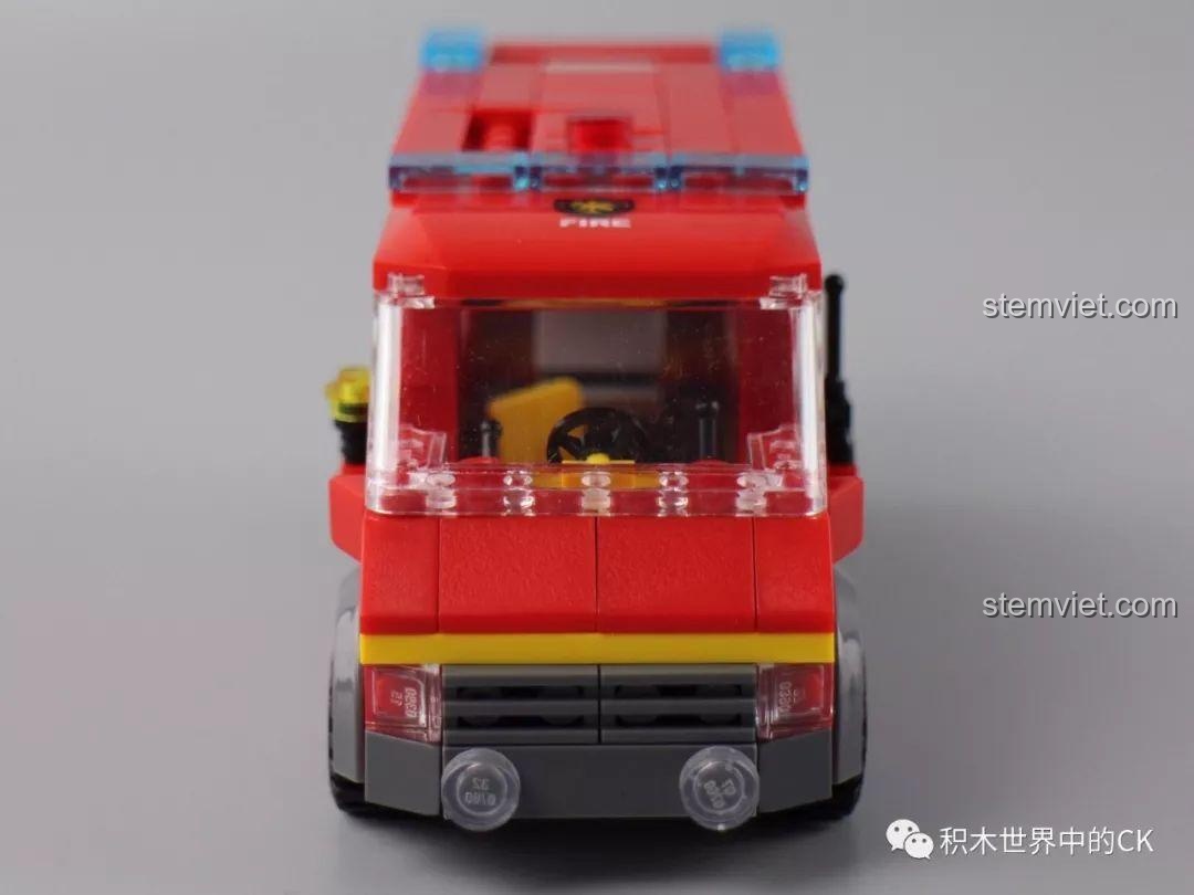 Chi tiết ăng-ten và camera an ninh trên Trạm Cứu Hỏa Lớn XINGBAO XB-14006.