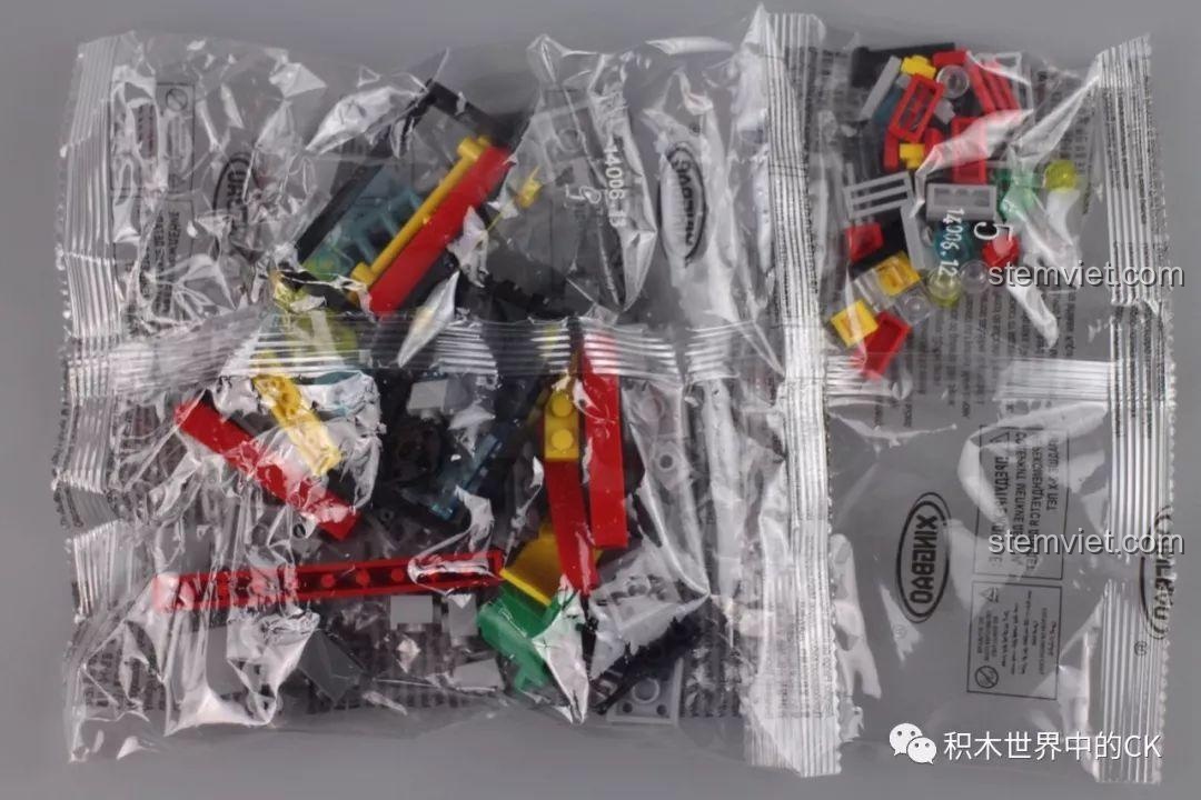 Chi tiết cửa xoay của Trạm Cứu Hỏa Lớn XINGBAO XB-14006.