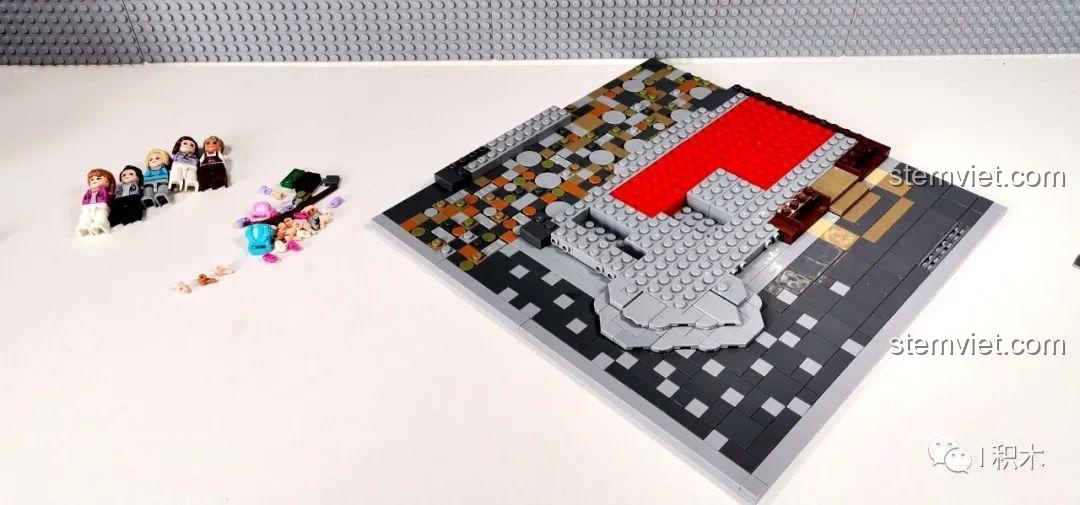 Phần đế và một số cấu trúc ban đầu đã hoàn thành sau khi lắp túi số 1 của bộ Tòa Nhà Góc Phố Đa Năng Zhe Gao QL0919.