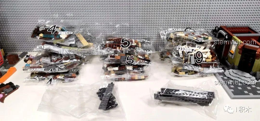 Góc nhìn cận cảnh các chi tiết máy móc và hồ bơi nhỏ ở tầng 2 của bộ Tòa Nhà Góc Phố Đa Năng Zhe Gao QL0919.