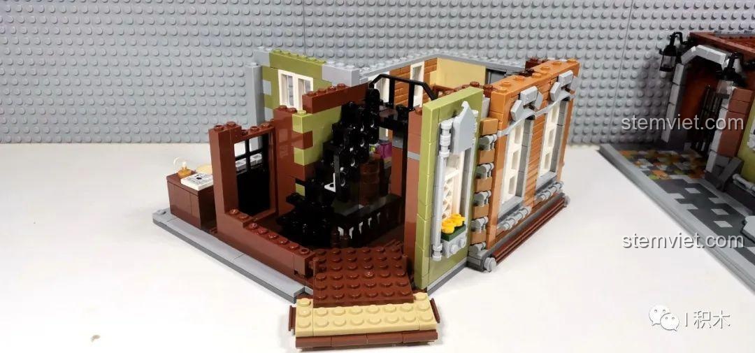 Góc nhìn từ trên xuống nội thất tầng 2 của bộ Tòa Nhà Góc Phố Đa Năng Zhe Gao QL0919, cho thấy bố cục tổng thể.