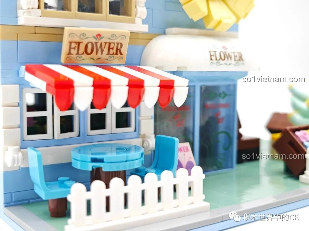 Chi tiết bông hoa hướng dương lớn và biển hiệu 