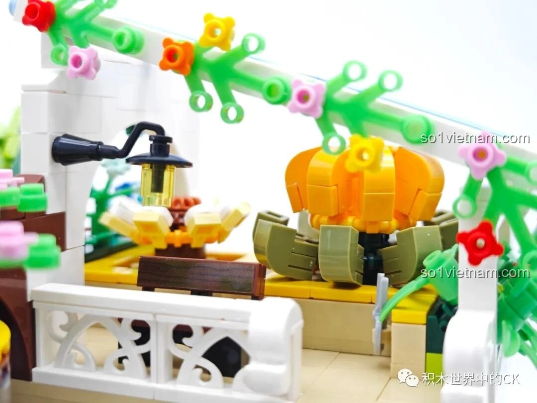 Toàn cảnh sân thượng của ZHEGAO DZ6120 Cửa hàng cây mọng nước, với mái kính mở và các chi tiết trang trí.