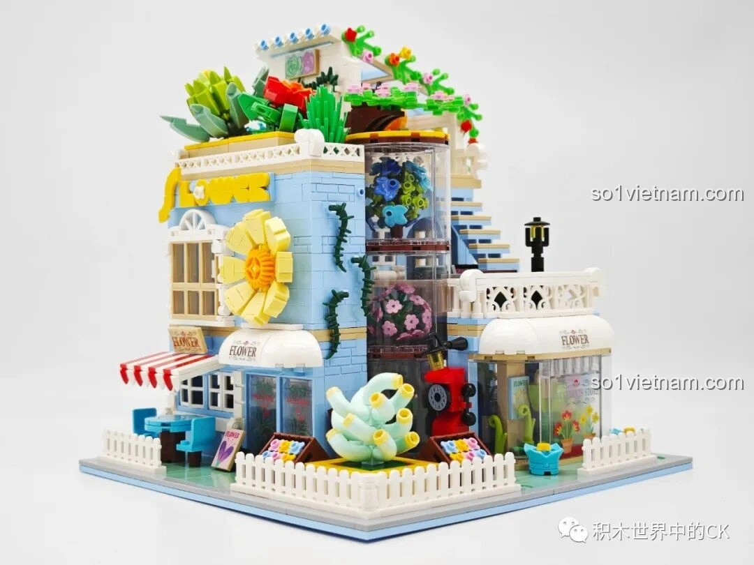 Mô hình ZHEGAO DZ6120 Cửa hàng cây mọng nước từ góc nhìn tổng thể, nổi bật với các chi tiết cây xanh và kiến trúc độc đáo.