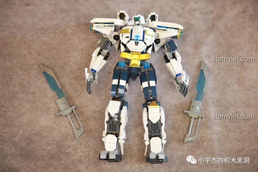 Mô hình Robot Băng Phong Bảo Vệ Sluban M38-B1151 đã hoàn thành, đứng vững chãi với thiết kế mạnh mẽ.