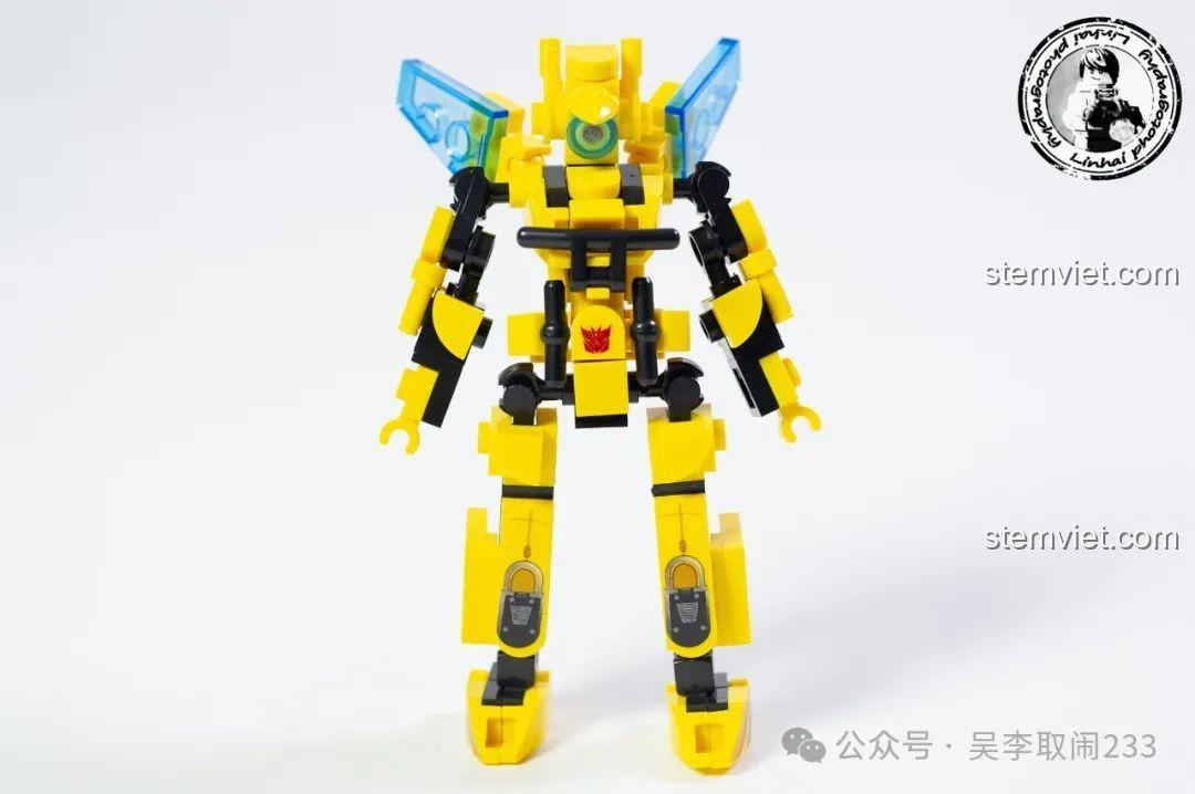 Mô hình Robot Bumblebee hoàn chỉnh từ bộ lắp ráp Forange Block FC1547, thiết kế đáng yêu.