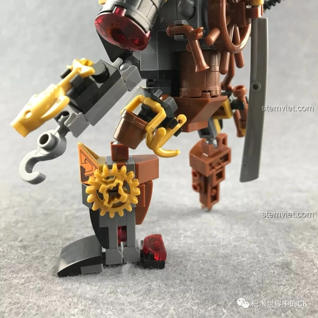 Cận cảnh chi tiết móc và các mảnh ghép ở chân trái của robot Chiến Binh Hơi Nước Winner 8040.