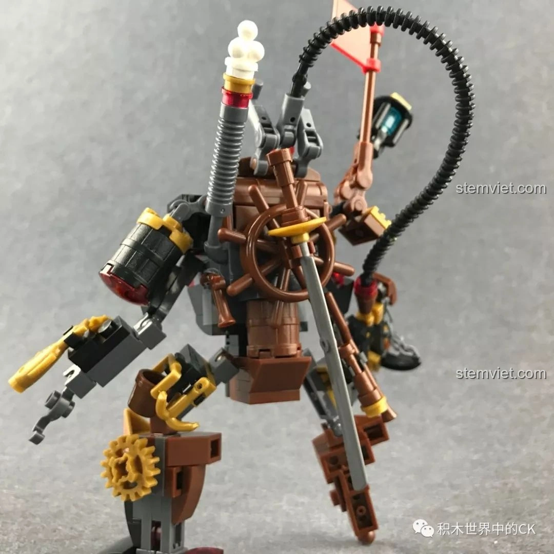 Robot Chiến Binh Hơi Nước Winner 8040 nhìn từ phía sau, thể hiện cách cất kiếm và các ống hơi nước.