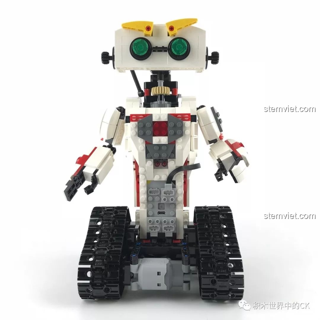 Ảnh chụp chính diện mô hình robot KAKA CaDA C51027 sau khi lắp ráp hoàn chỉnh, khoe trọn thiết kế độc đáo.