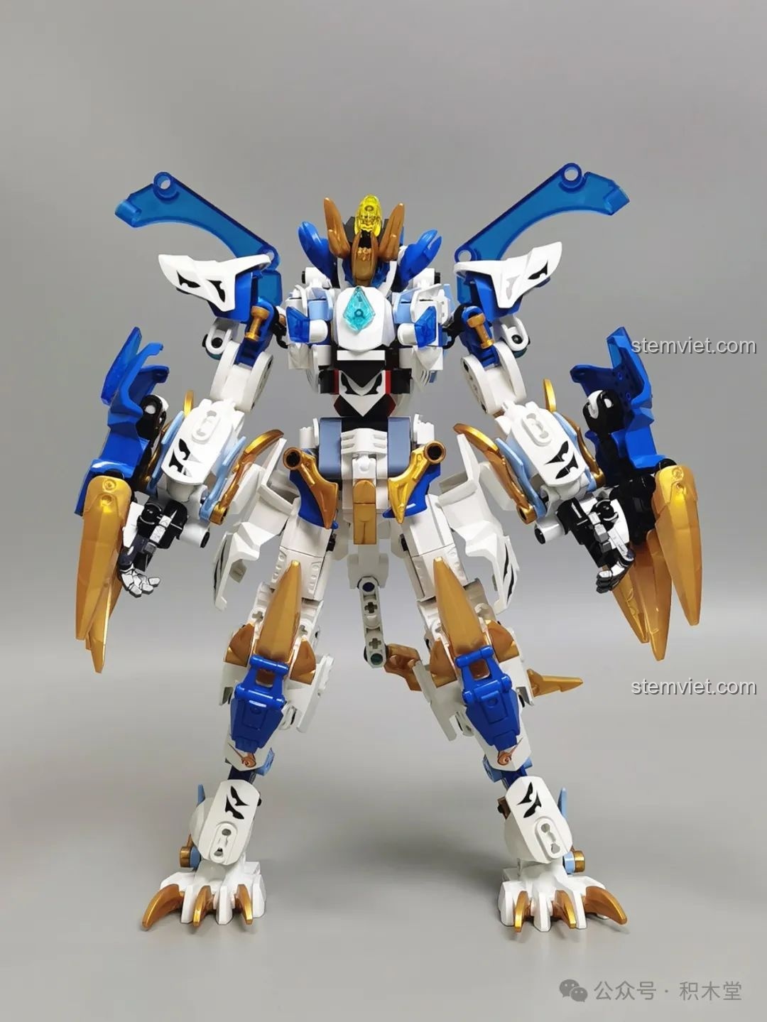 Mô hình Robot Mecha Bạch Hổ F5-A0002 hoàn chỉnh, đứng hiên ngang với bộ vuốt hổ sắc bén trên tay.