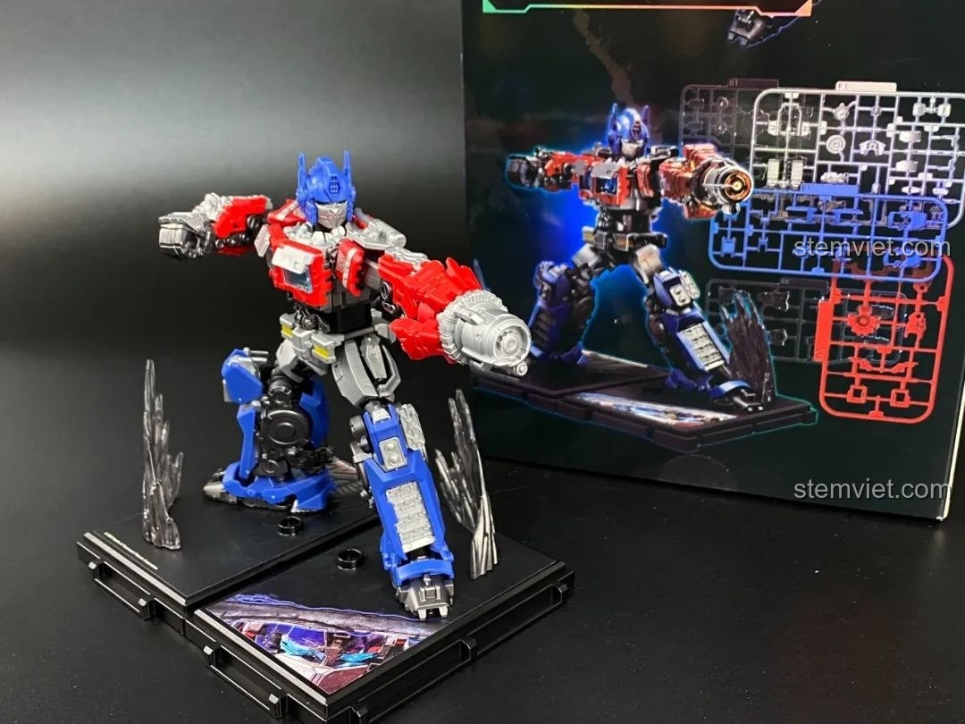 Mặt sau hộp mô hình Optimus Primal (Beast Mode) BLOKEES hiển thị thông tin nhân vật và hình ảnh mô hình đã lắp.