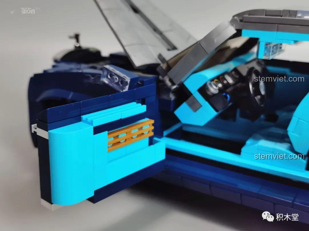 Bàn xoay ở giữa xe của Rolls-Royce Cullinan Mould King 10017.