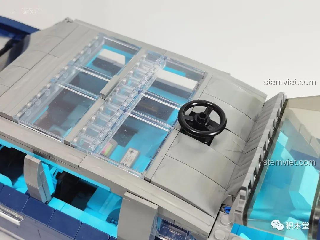 Cửa xe mở đối xứng của Rolls-Royce Cullinan Mould King 10017.