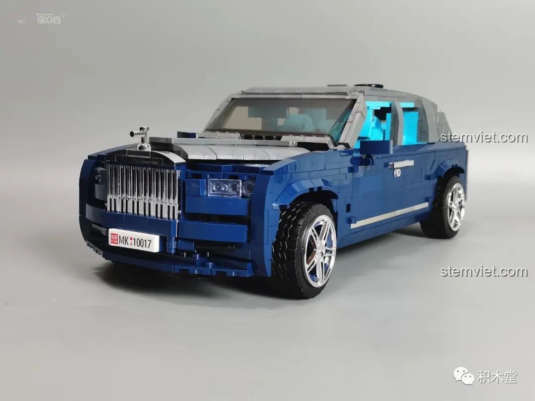 Mô hình Rolls-Royce Cullinan Mould King 10017 đã hoàn thành, nhìn từ góc 3/4 phía sau.