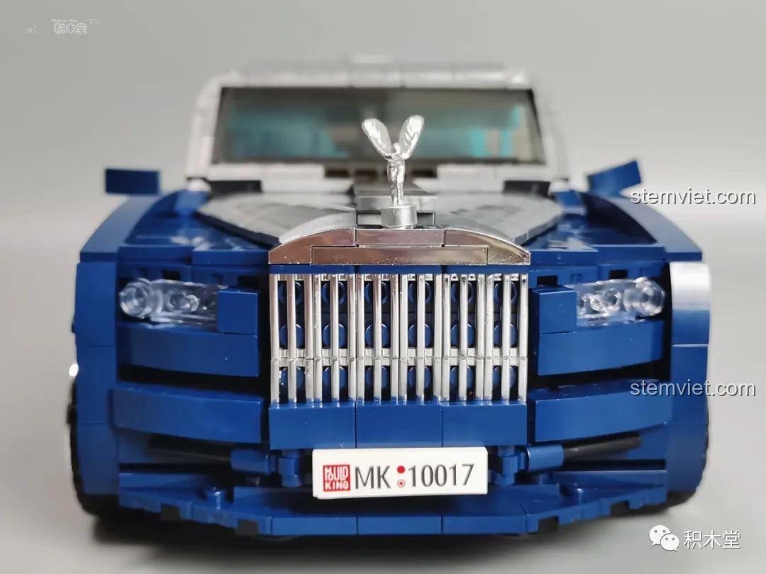 Mô hình Rolls-Royce Cullinan Mould King 10017 đã hoàn thành, nhìn từ góc 3/4 phía trước.