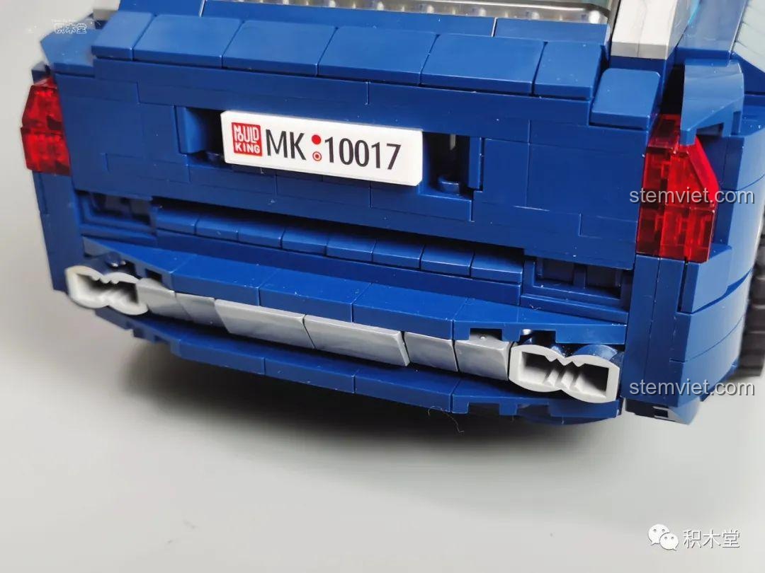 Mô hình Rolls-Royce Cullinan Mould King 10017 với logo Spirit of Ecstasy, nhìn từ bên hông.