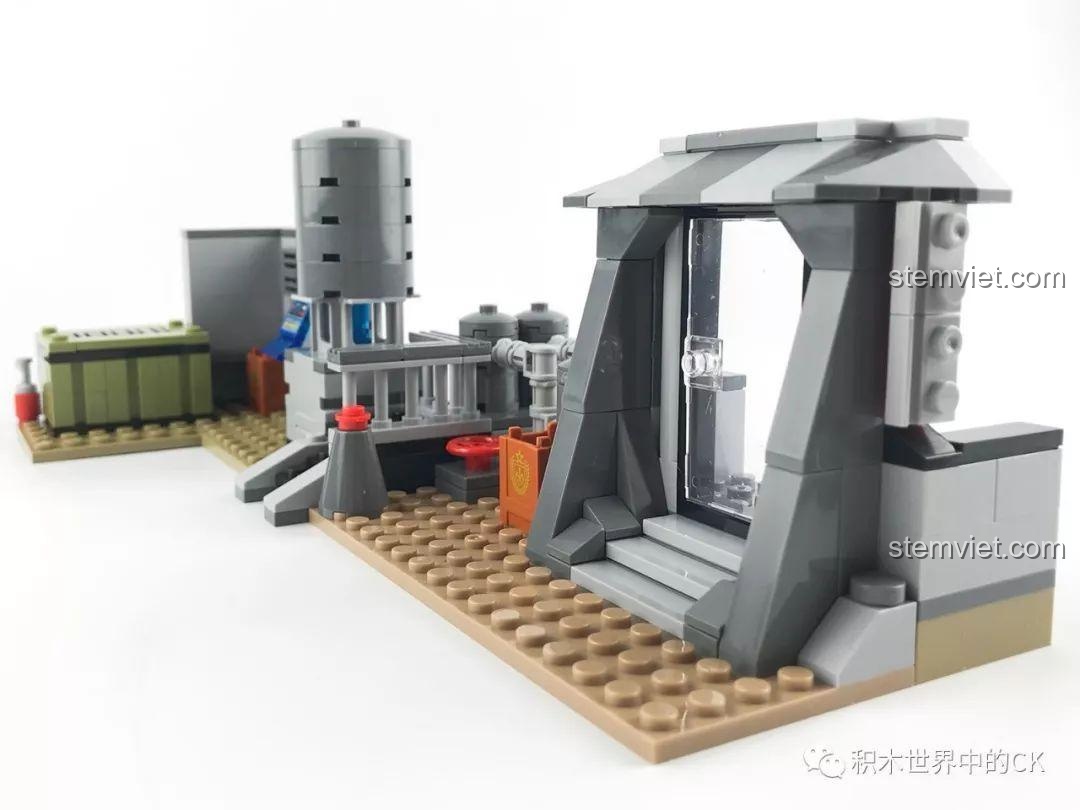 Góc nhìn khác của sa bàn chiến đấu PUBG kết hợp từ bộ LELE 36029, thể hiện sự liền mạch và hài hòa.