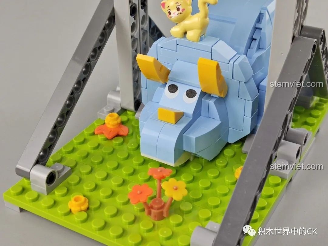 Trang đầu sách hướng dẫn lắp ráp khung ảnh khủng long tò mò JAKI Fun Desk