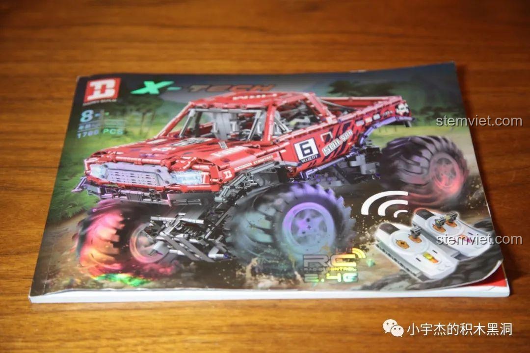 Sách hướng dẫn lắp ráp của bộ Happy Build XQ1212D với bìa in màu sắc nét và chất liệu giấy bóng cao cấp.