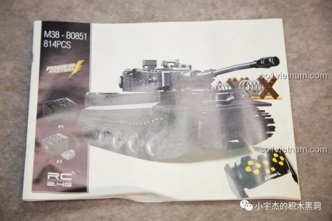 Sách hướng dẫn lắp ráp chi tiết của bộ đồ chơi Sluban M38-B0851 Xe tăng Tiger I 814 mảnh ghép.