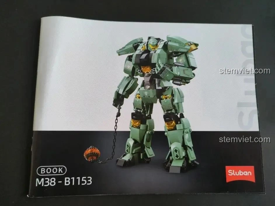 Sách hướng dẫn lắp ráp bộ Sluban M38-B1153 Robot Diệt Tận Thế với hình ảnh robot hoàn chỉnh.