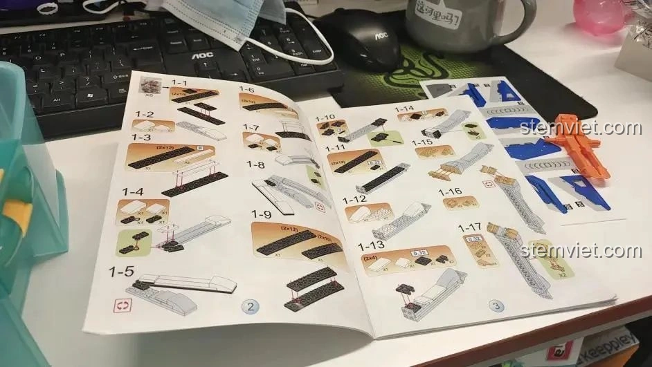 Sách hướng dẫn lắp ráp chi tiết của bộ đồ chơi WOMA C0407 Robot Biến Hình Không Trung Bá Vương.