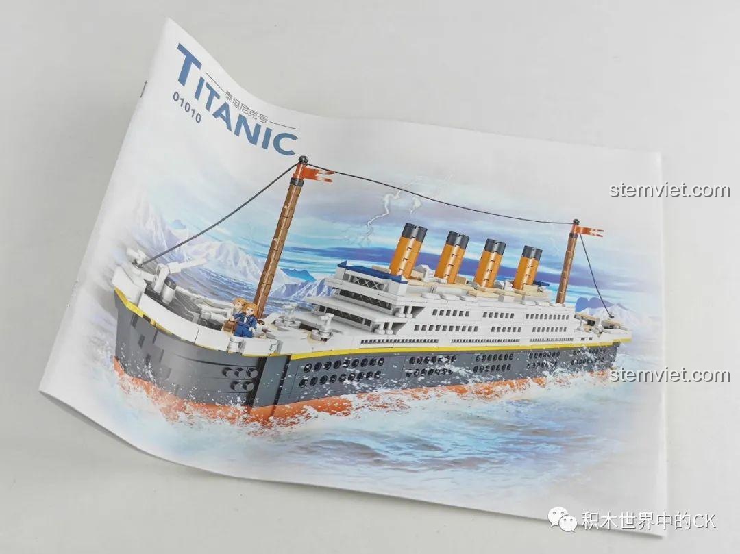 Sách hướng dẫn lắp ráp của bộ Tàu Titanic Zhe Gao 01010 với hình ảnh minh họa màu sắc, rõ ràng và chi tiết.