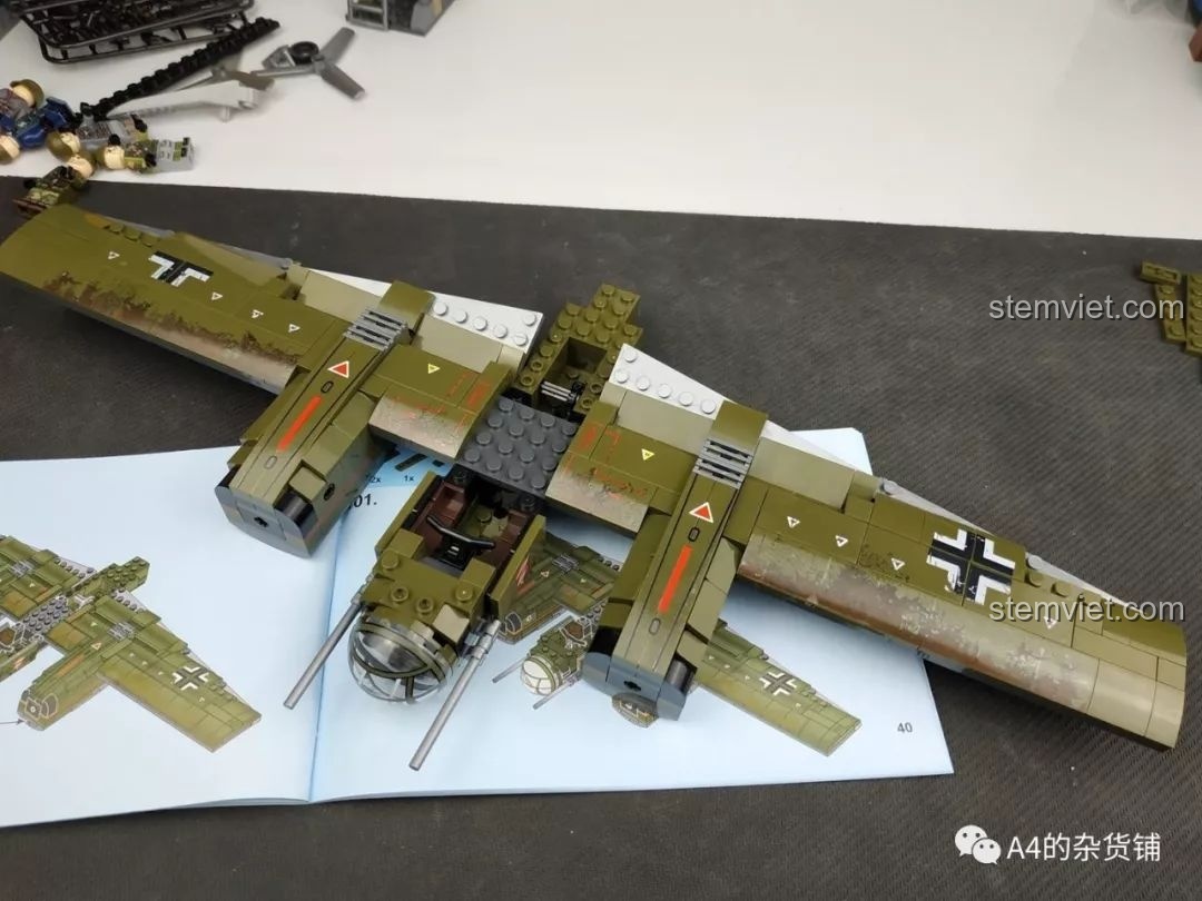 Gắn phần mũi máy bay vào thân của bộ SEMBO 101037 Máy bay ném bom Junkers Ju-88, review SEMBO 101037 Máy bay ném bom Đức Ju-88.