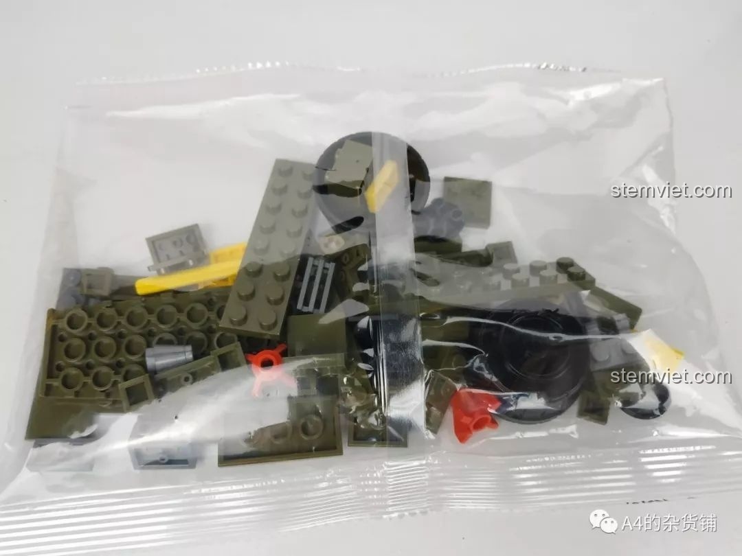 Hướng dẫn lắp ráp phần đuôi máy bay ném bom Junkers Ju-88, cho thấy khoang chứa bom ẩn, review SEMBO 101037 Máy bay ném bom Đức Ju-88.