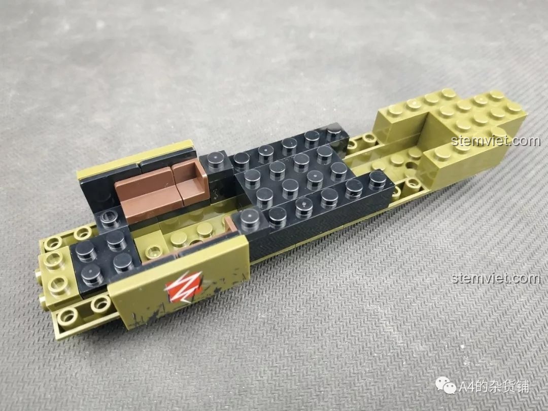 Quá trình lắp ráp phần thân máy bay của bộ SEMBO 101037 Máy bay ném bom Junkers Ju-88, review SEMBO 101037 Máy bay ném bom Đức Ju-88.