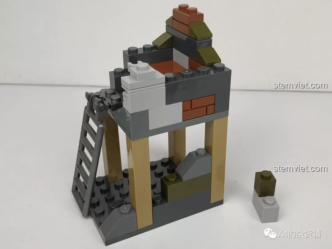 Mô hình tháp canh hoặc đài quan sát nhỏ được lắp từ các mảnh ghép của bộ SEMBO 101037 Máy bay ném bom Junkers Ju-88, review SEMBO 101037 Máy bay ném bom Đức Ju-88.