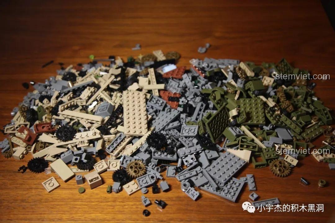 Số lượng lớn các chi tiết còn thừa sau khi lắp ráp các mô hình từ bộ SEMBO 101117.