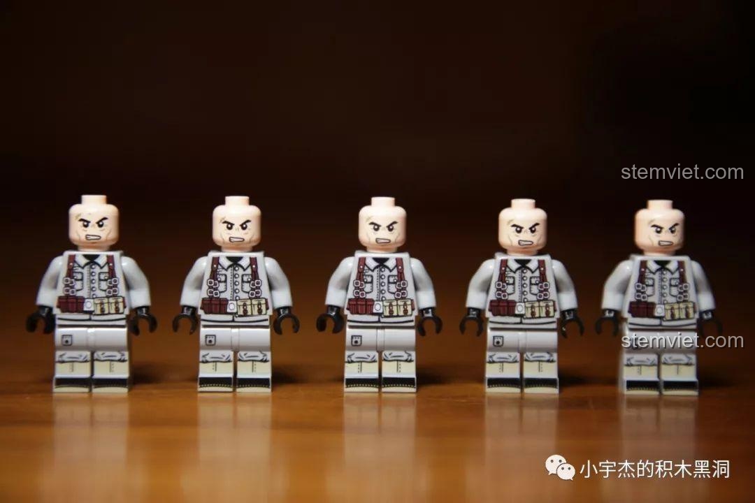 Dàn minifigures lính Đức với quân phục và biểu cảm khác nhau từ bộ SEMBO 101117.