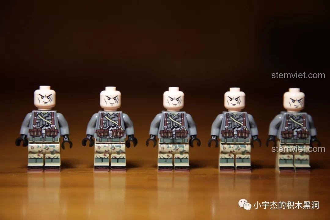 Minifigures lính Đức với quân phục rằn ri, không đội mũ, từ bộ SEMBO 101117.