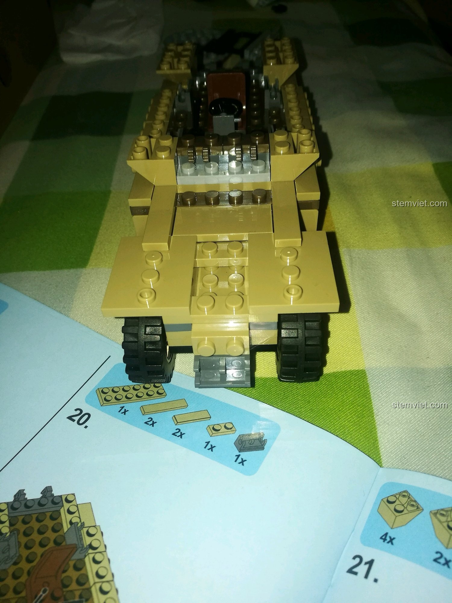 Phần đuôi xe bọc thép Đức SD.KFZ.251 SEMBO 101321, thiết kế mở tiện lợi.