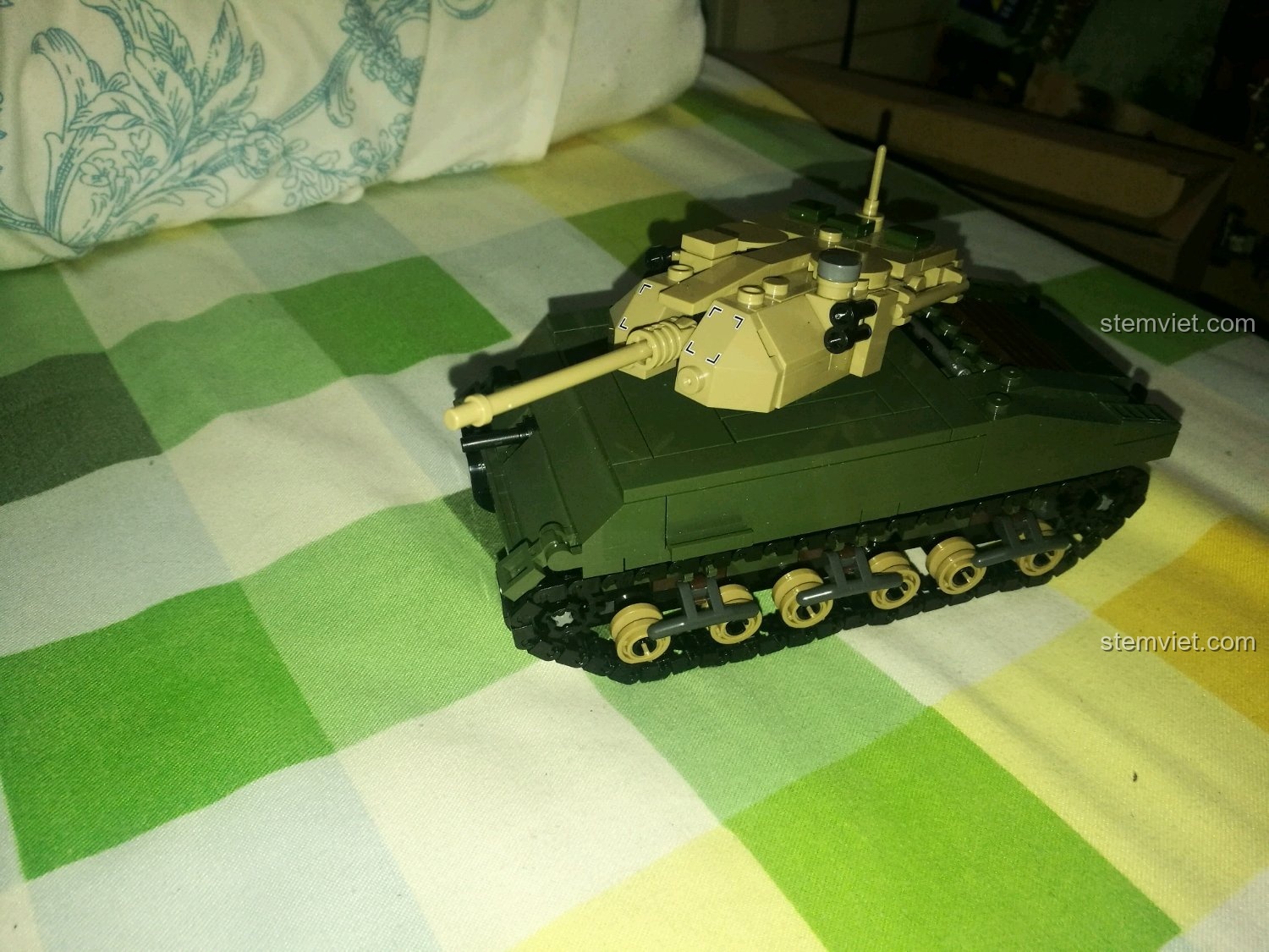 Hộp đồ chơi lắp ráp SEMBO 101321 Xe Bọc Thép Đức SD.KFZ.251, thiết kế hộp đẹp mắt, thu hút bé trai.