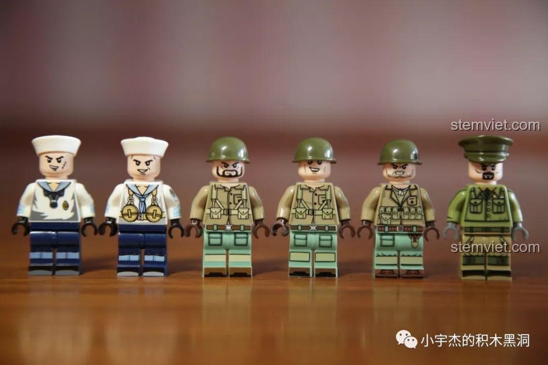 Cận cảnh 6 minifigures trong bộ lắp ráp Tàu đổ bộ Thế chiến II 101362, bao gồm lính hải quân và lính bộ binh Mỹ.