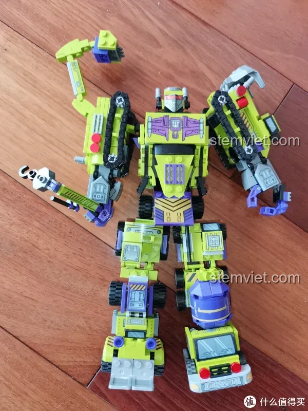 Tất cả 6 xe công trình đã hoàn thành từ đồ chơi xếp hình Robot hợp thể Đại Lực Thần SEMBO 103081, chuẩn bị cho quá trình hợp thể, phù hợp bé trai 6 tuổi.