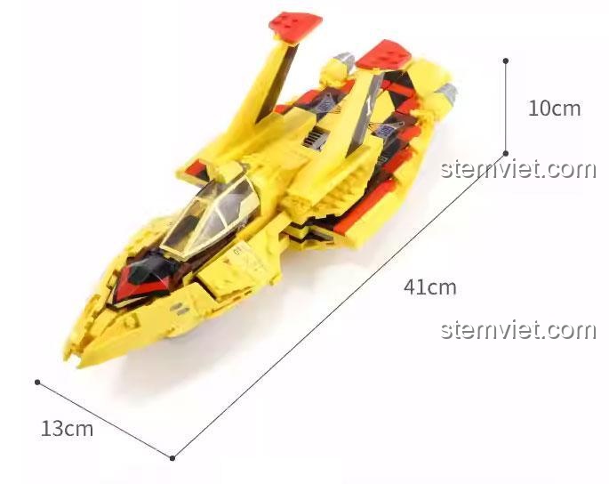 Ảnh thể hiện kích thước chiều dài 41cm, chiều rộng 13cm và chiều cao 10cm của mô hình đồ chơi lắp ráp SEMBO 108685 Chiến Cơ Ultraman Tiga, phù hợp bé trai.
