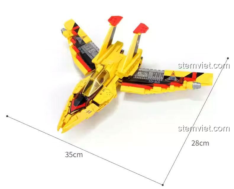 Hình ảnh mô tả kích thước chiều dài 35cm và chiều rộng 28cm của đồ chơi mô hình SEMBO 108685 Chiến Cơ Ultraman Tiga, đồ chơi cho bé trai 6 tuổi.