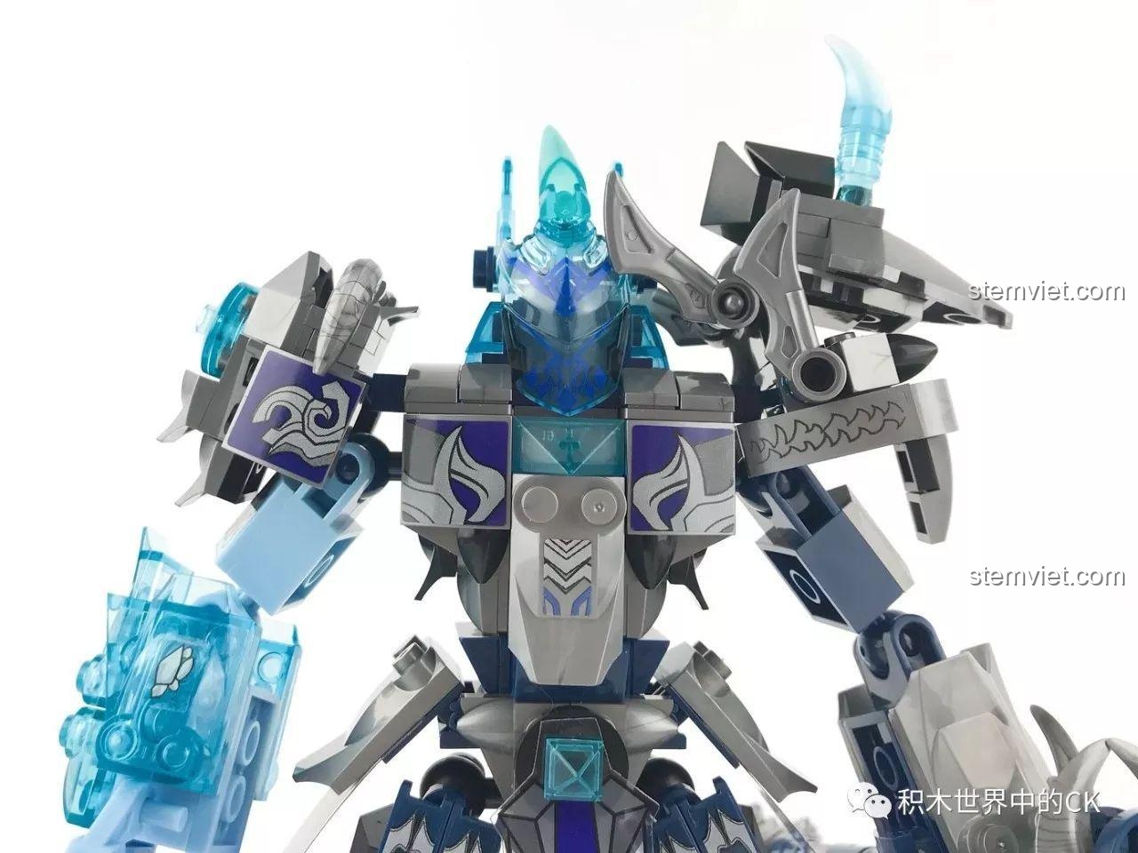 Cận cảnh phần đầu và giáp ngực của mô hình Chiến Thần Băng Phong Quan Vũ SEMBO 11894.